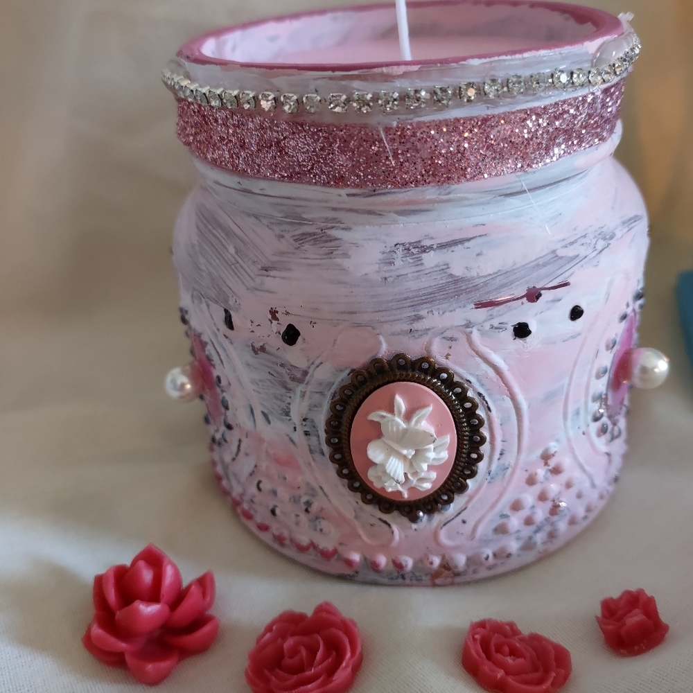 Shabby chic cameo candle